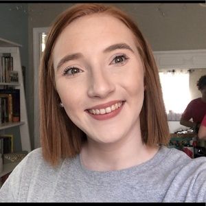 Meet your Posher, Abigail